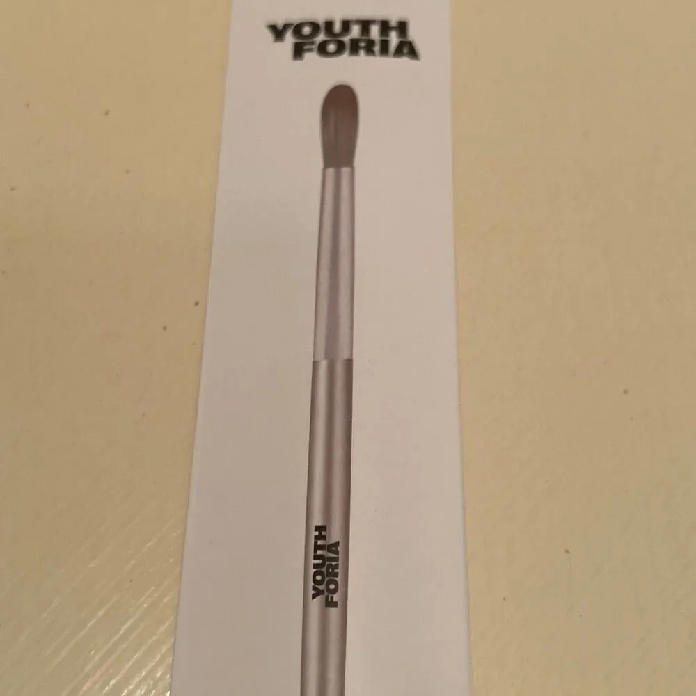 Youthforia 201 Blending Brush Multiuse Eyes Eyeshadow Contour Highlight Blush